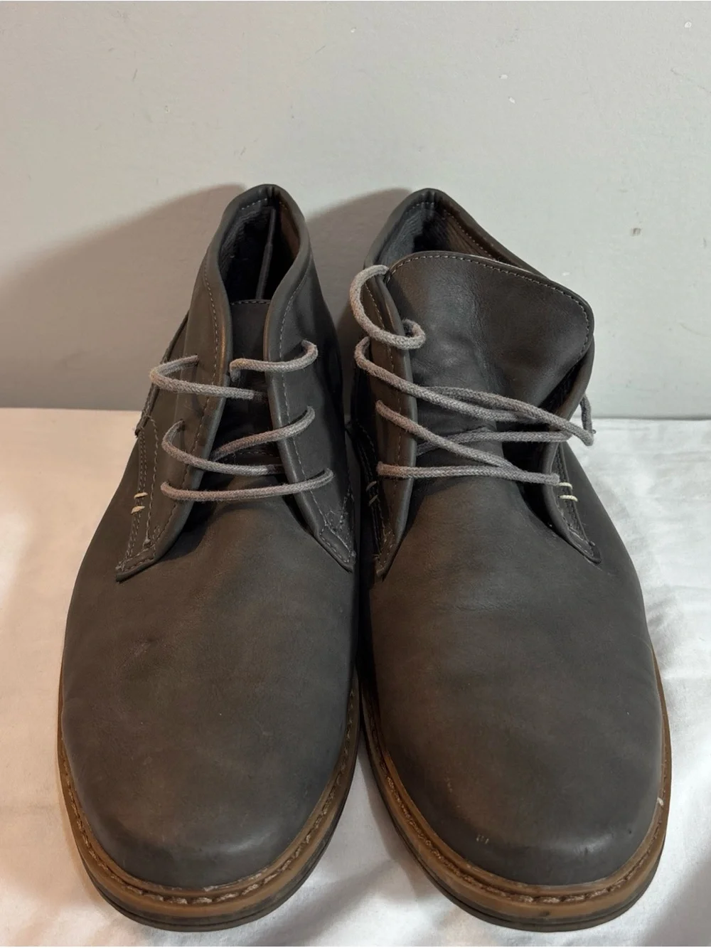 Varese Men's Casual Lace-Up Shoes in Dark Gray. 8/21